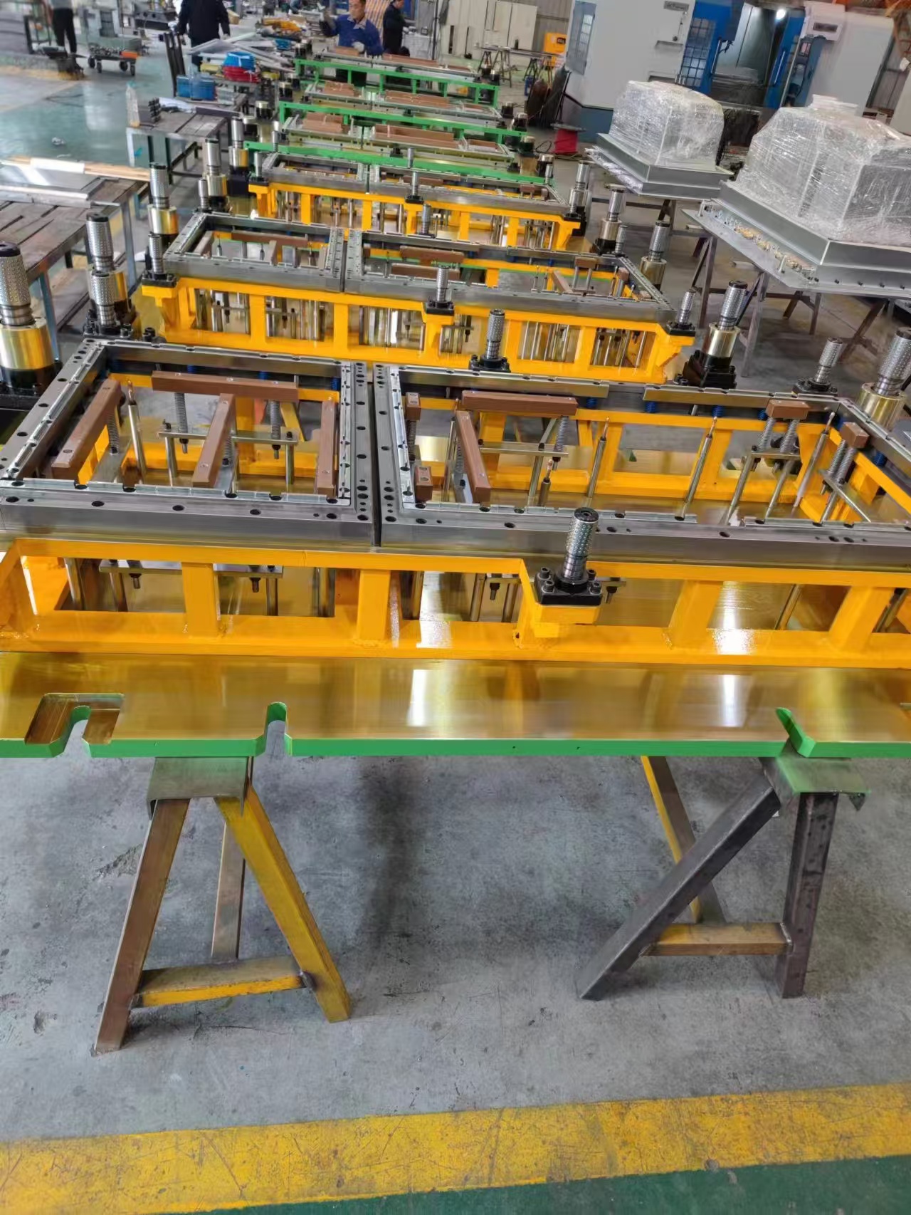 冲切模具 - 滁州精镁装备模具制造有限公司